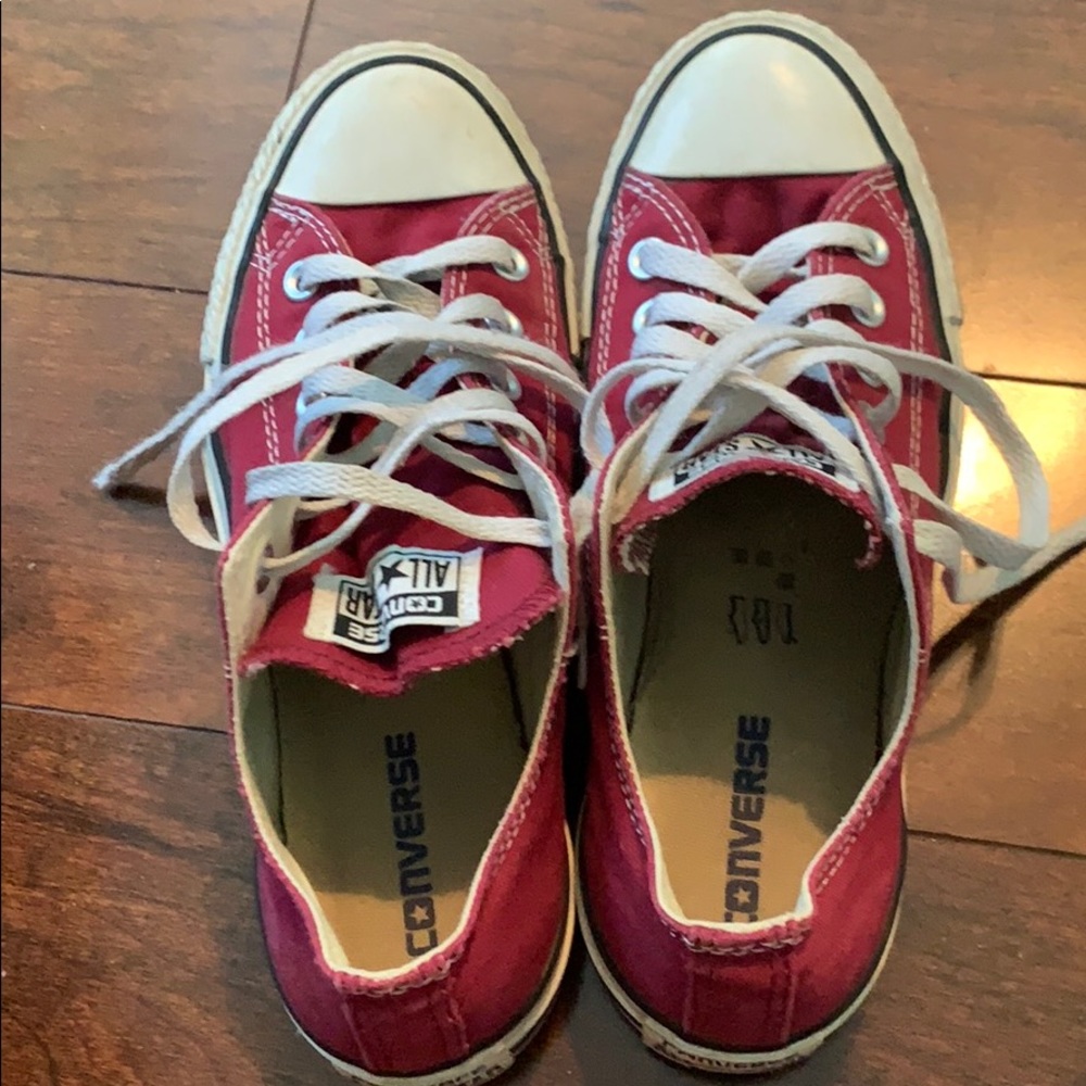 maroon converse
